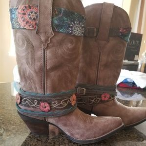 DURANGO ACCESSORIZED COWBOY BOOT